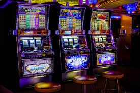 Live casino với dealer thật phát trực tiếp tại sảnh game luck8